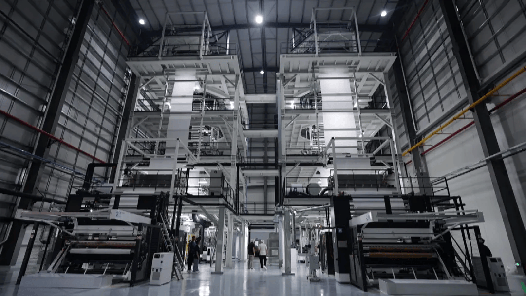 仙桃“無紡布之鄉(xiāng)”煉成記 從區(qū)域明星到全球標(biāo)桿的無紡布研發(fā)之路